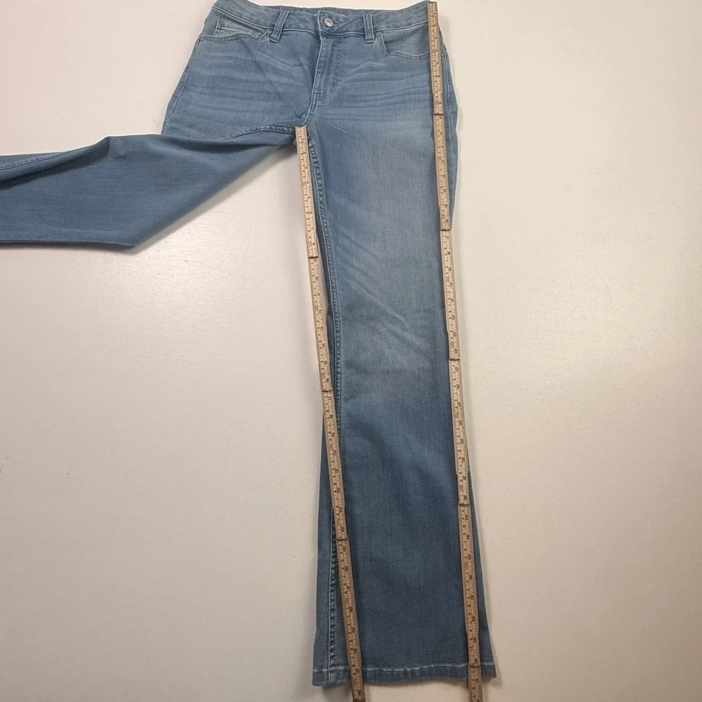 New Shyanne Women's Mid Rise Bootcut Jeans‎ Size 30/32 Light Wash Flare